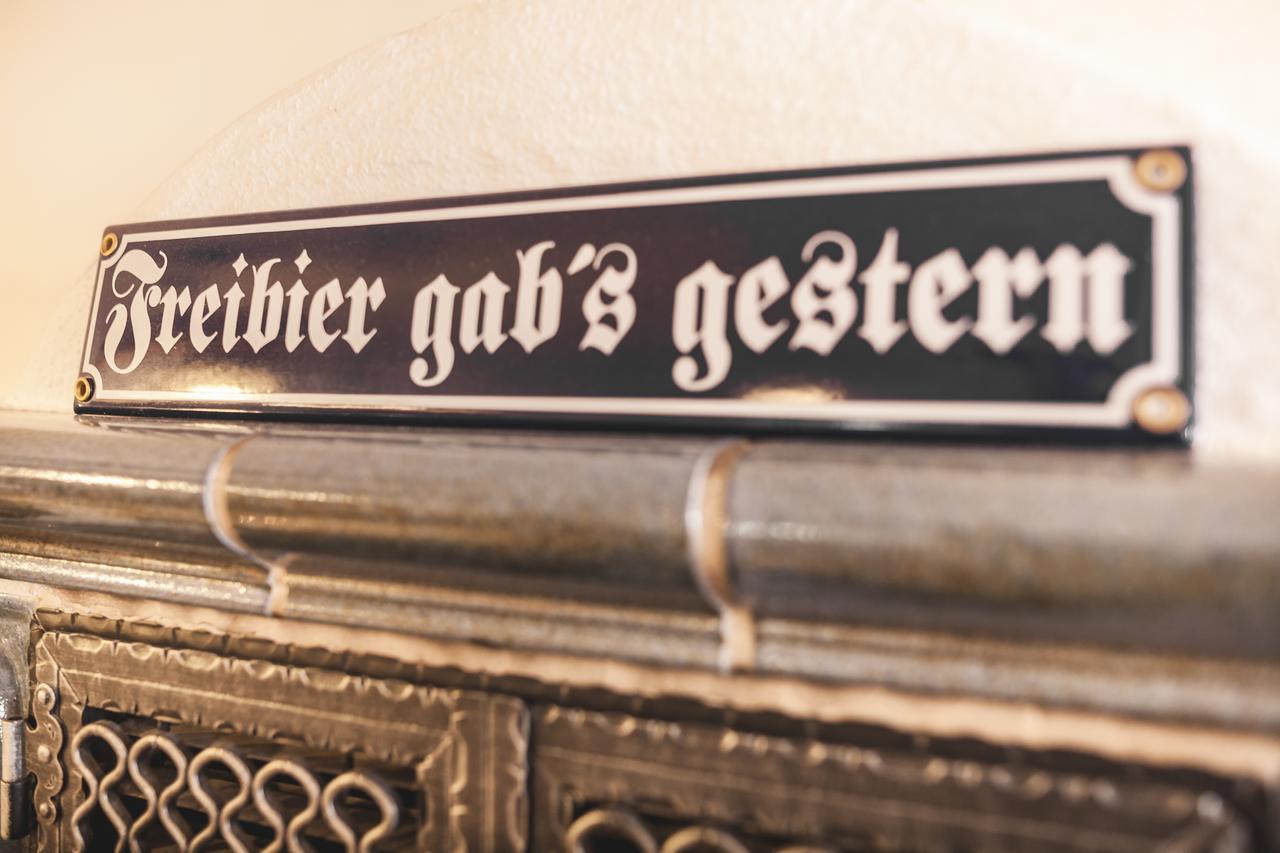 - Zur Post Hotel